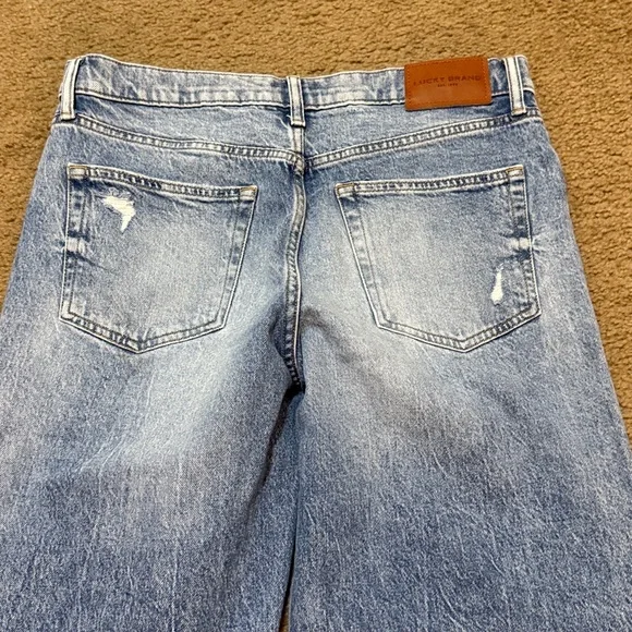 Lucky Brand Light Blue Distressed Ladies  Jeans - Picture 7 of 9